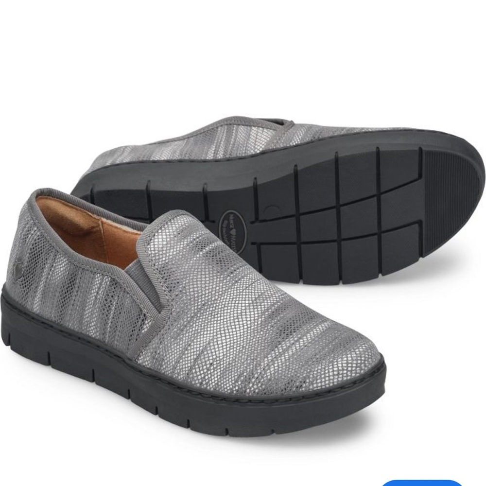 Nurse‎ mates Adela slip on clogs gray size 8
